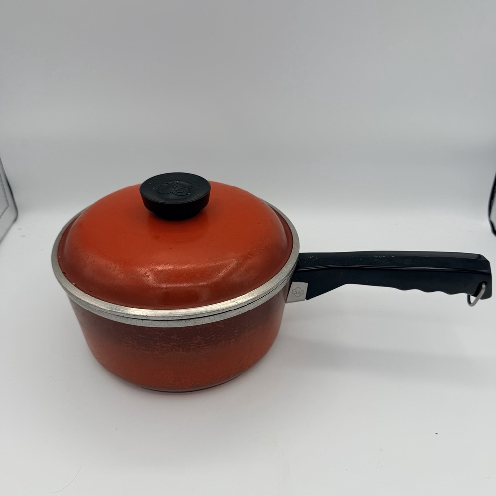 Vintage Club Cast Aluminum Saucepan 2 Quart Pot Pan With Lid  Poppy Red